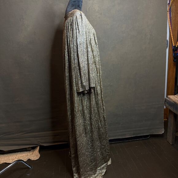 Vintage Saks Fifth Avenue metallic lamé pleated gown, from the late 1960s-1970s - Picture 4 of 7